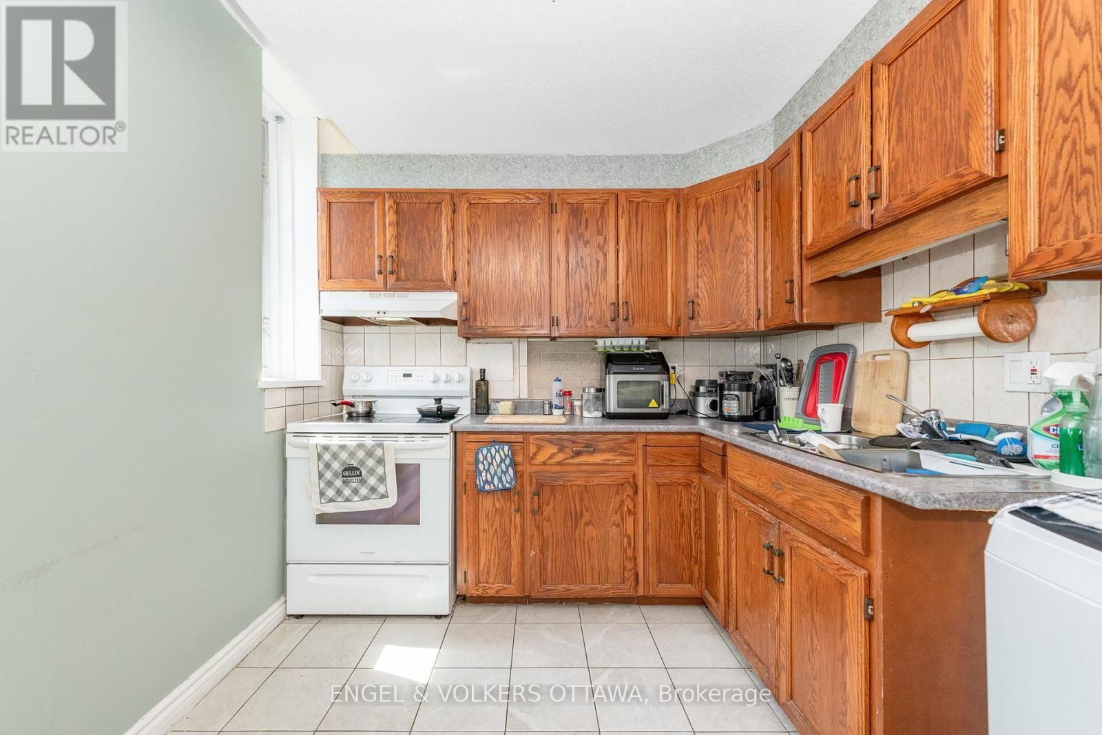 8 - 1356 MEADOWLANDS DRIVE EAST Image 14