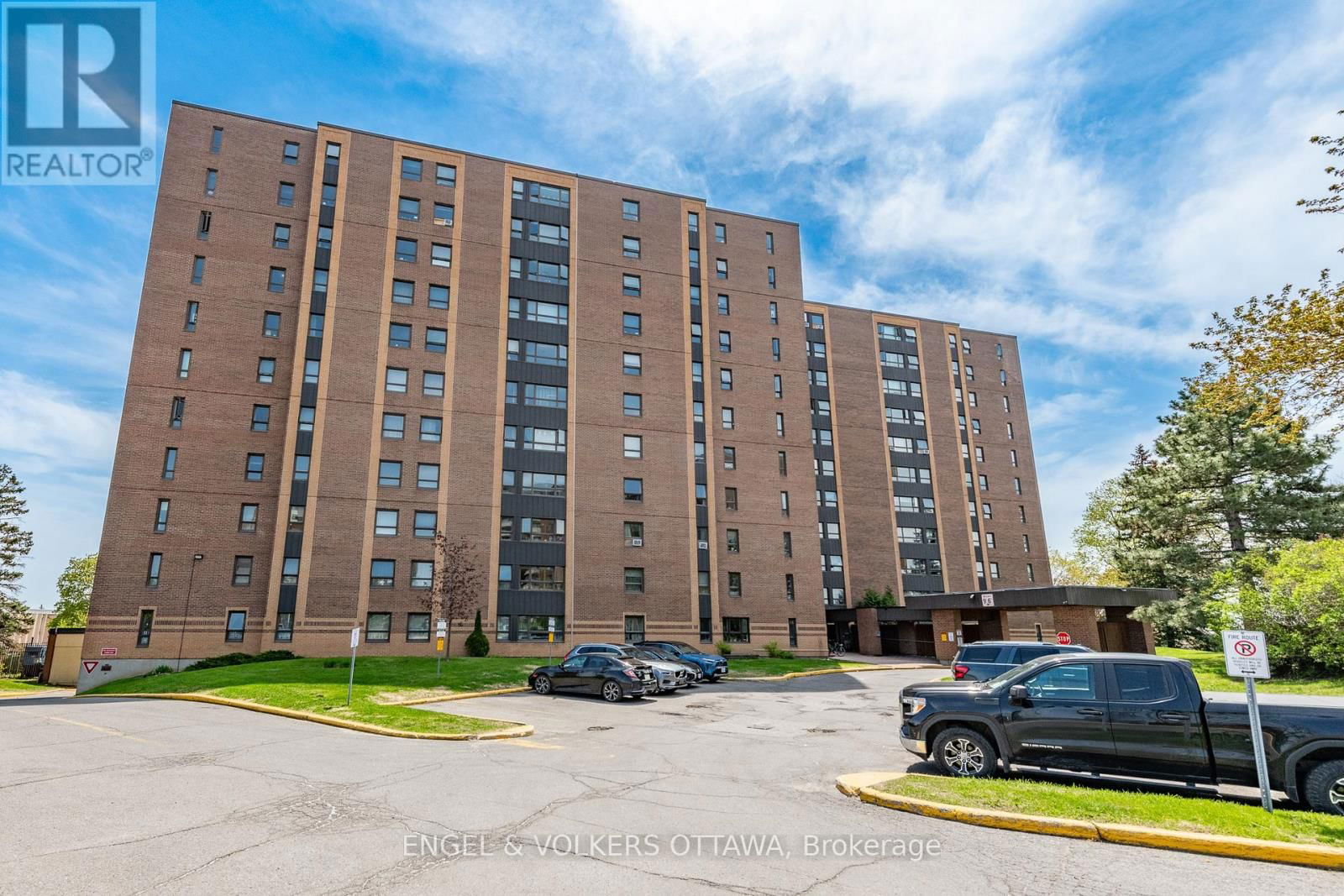 8 - 1356 MEADOWLANDS DRIVE EAST Image 2