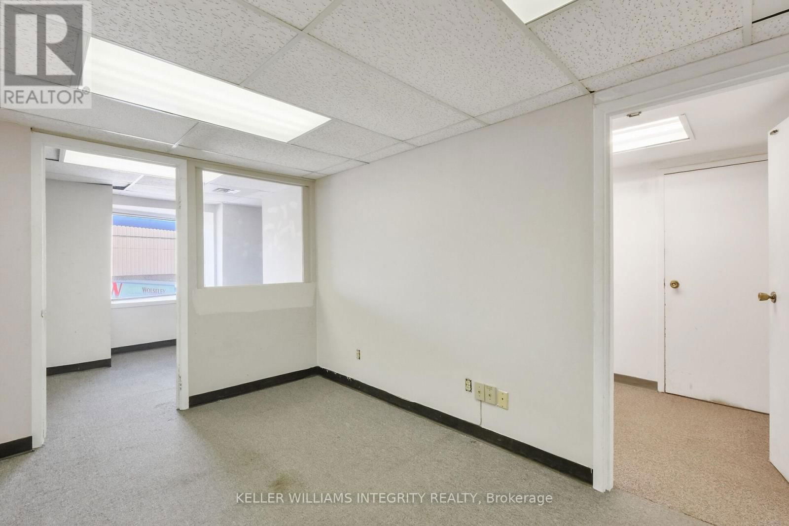 17 & 18 - 2485 LANCASTER ROAD Image 12
