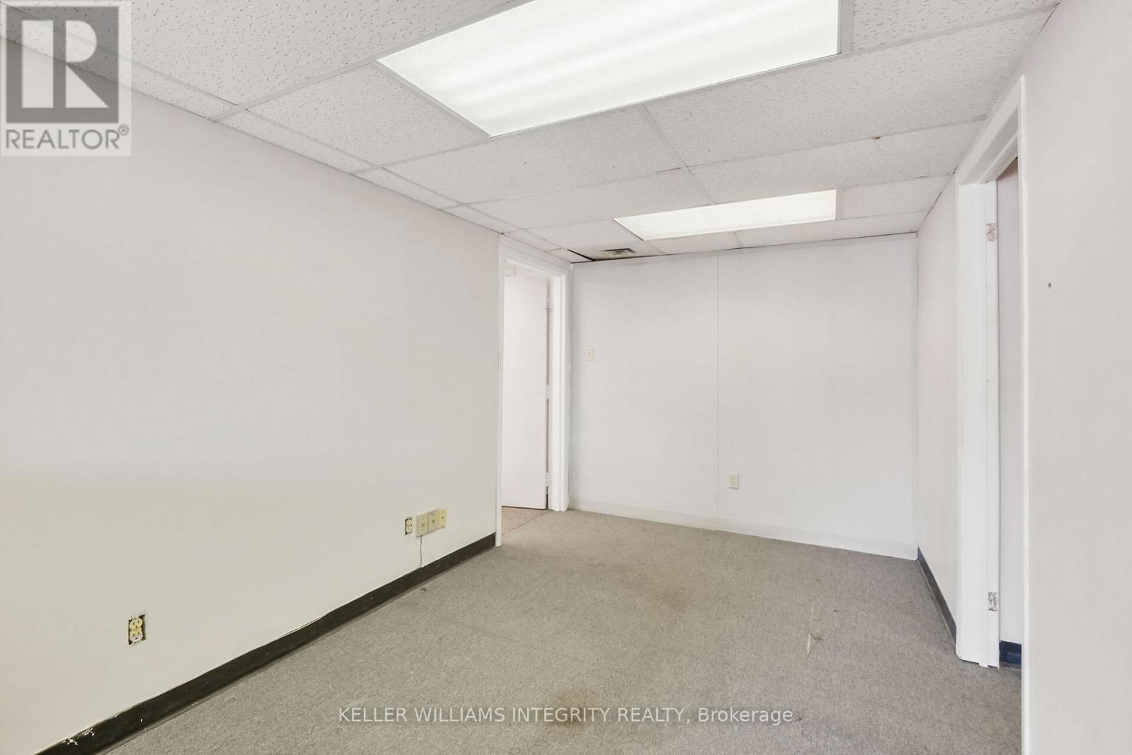 17 & 18 - 2485 LANCASTER ROAD Image 13