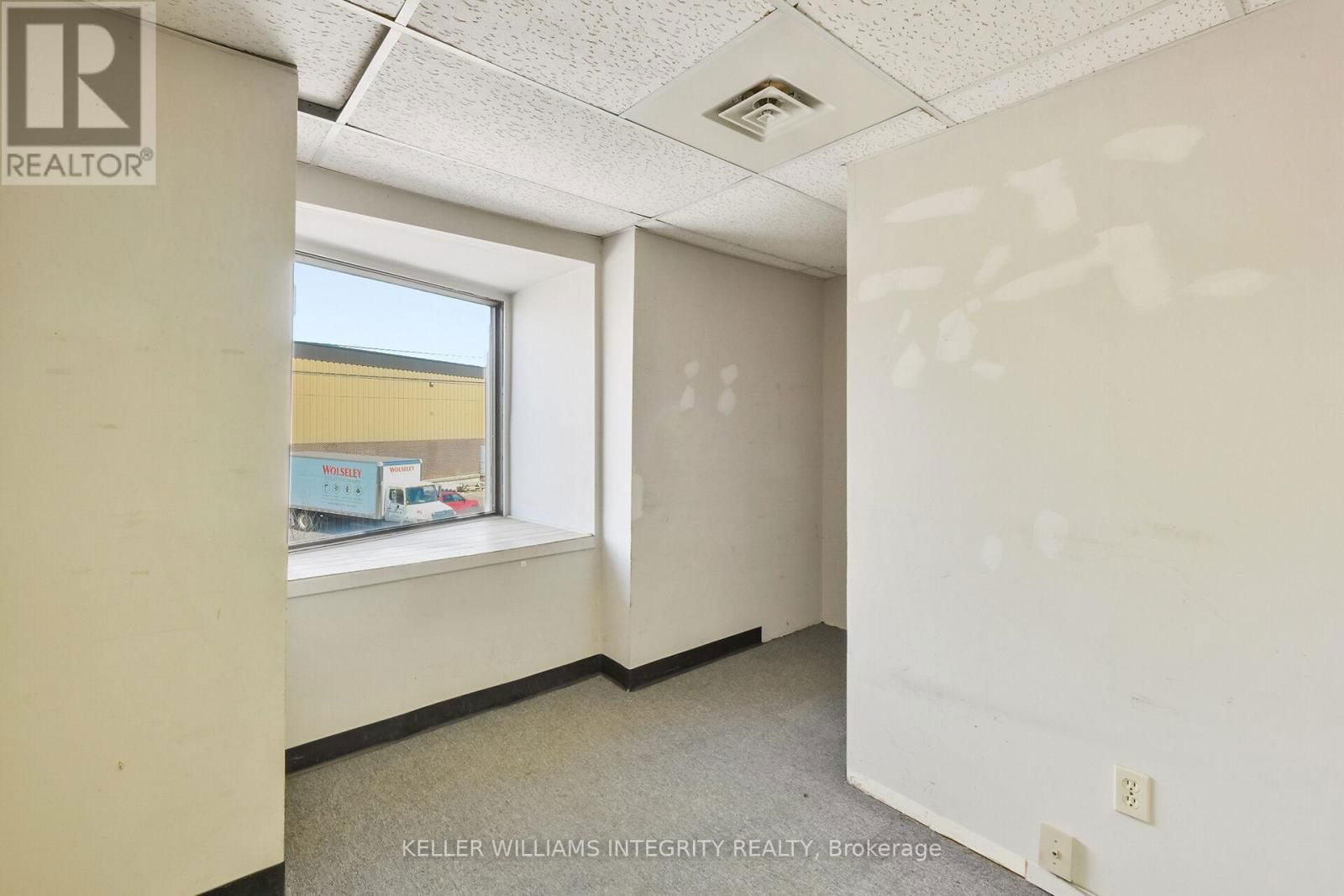 17 & 18 - 2485 LANCASTER ROAD Image 15