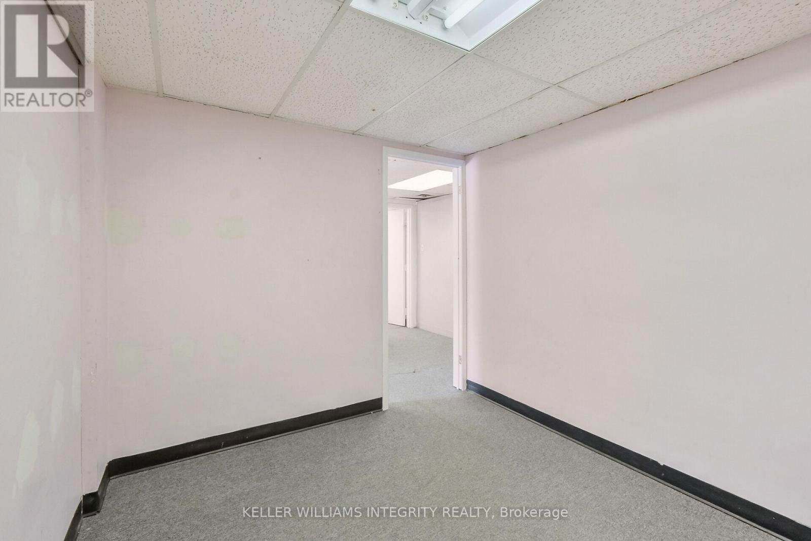 17 & 18 - 2485 LANCASTER ROAD Image 18