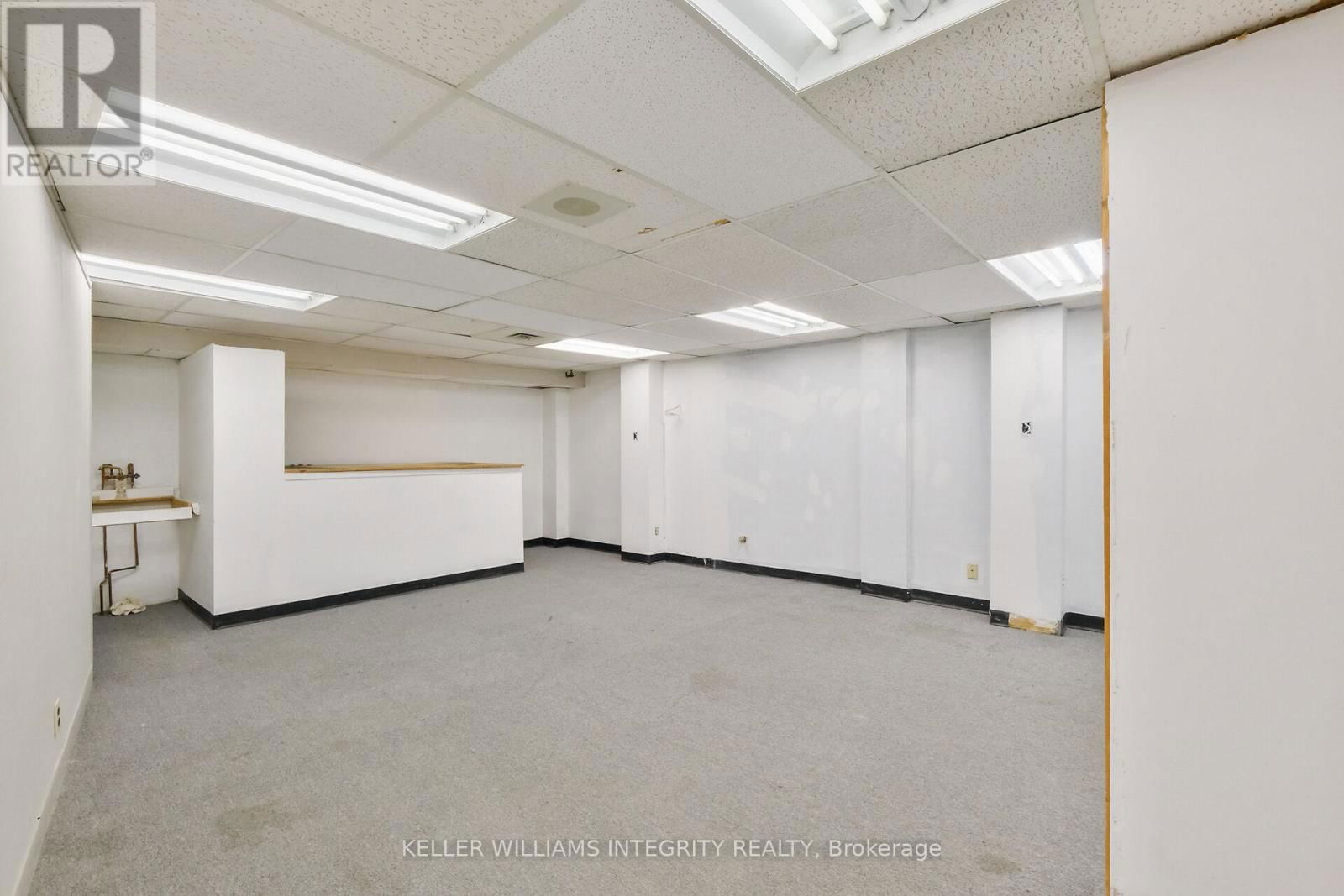 17 & 18 - 2485 LANCASTER ROAD Image 20
