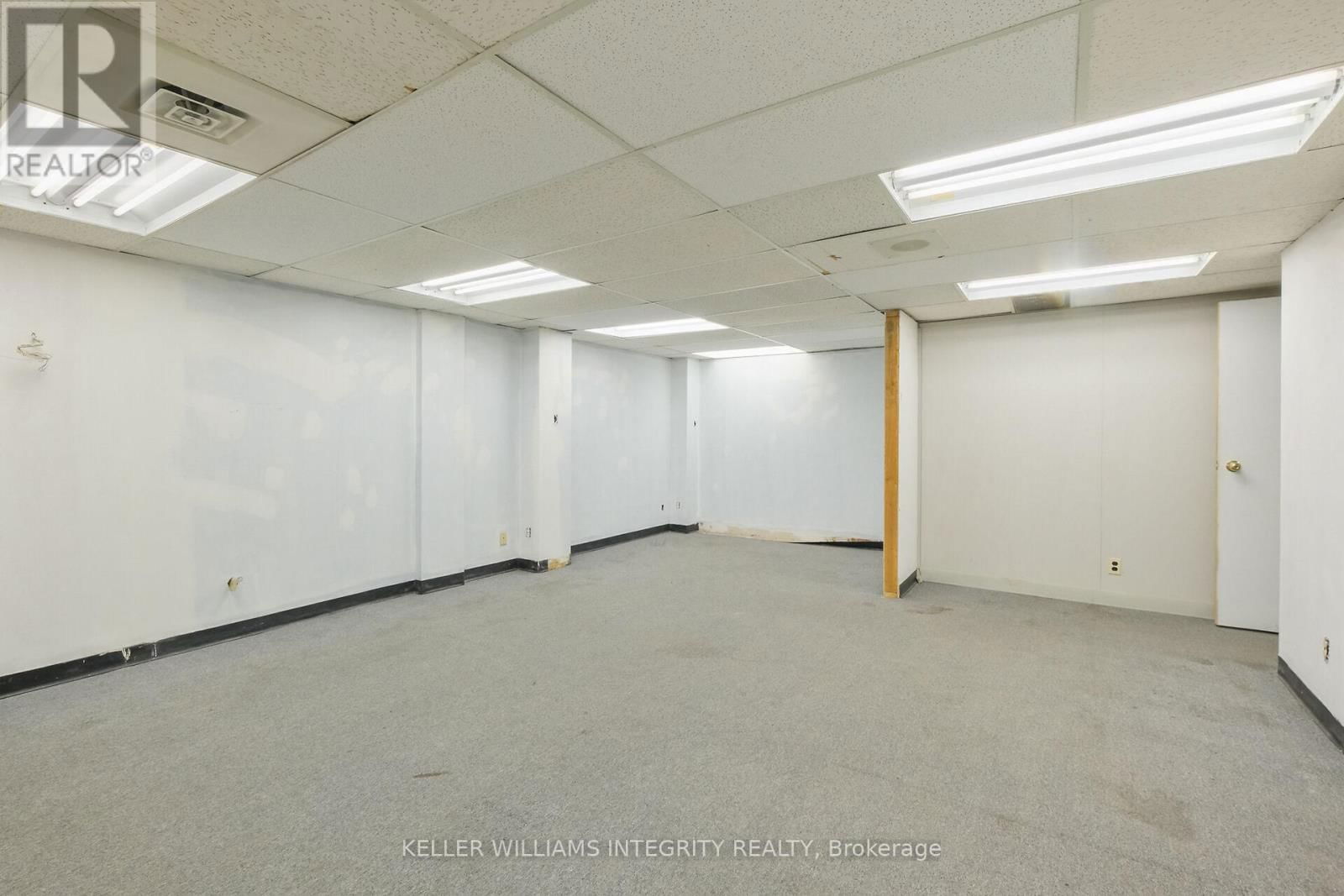 17 & 18 - 2485 LANCASTER ROAD Image 22