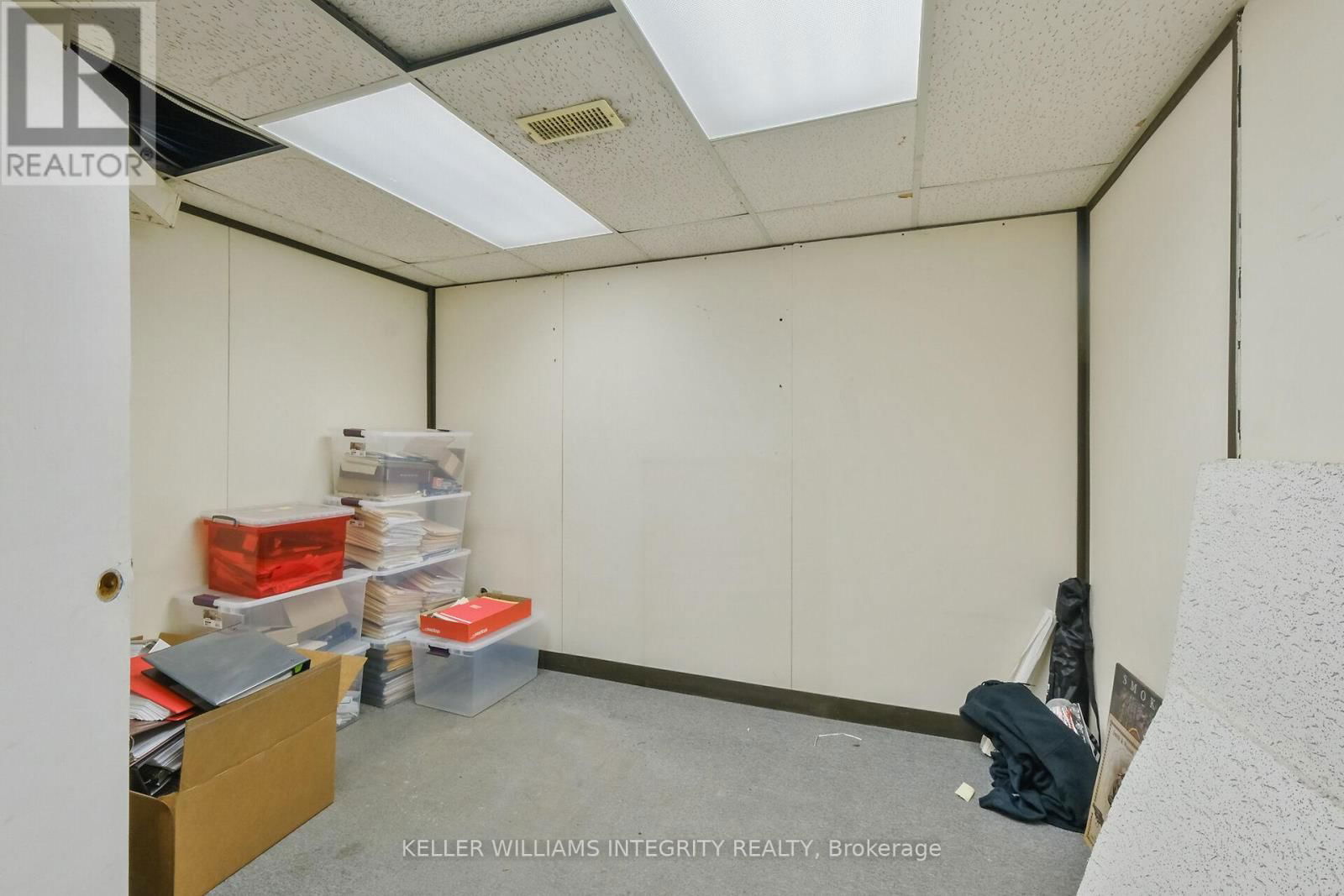 17 & 18 - 2485 LANCASTER ROAD Image 23