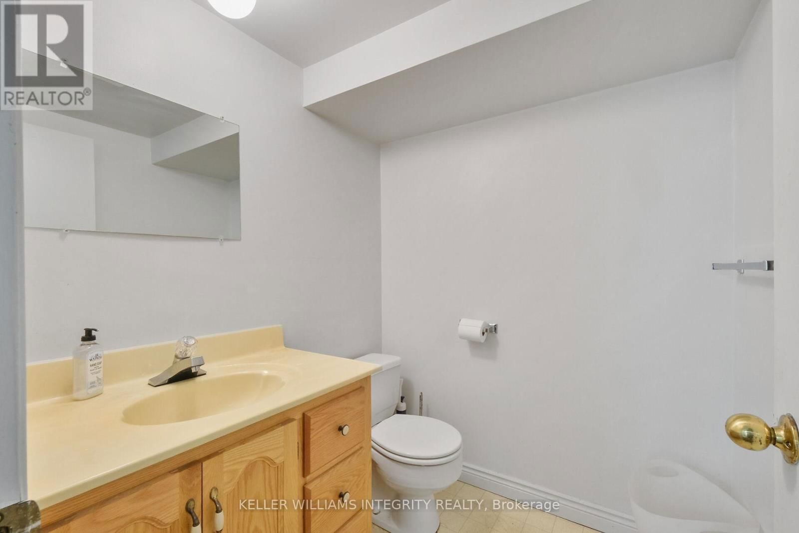 17 & 18 - 2485 LANCASTER ROAD Image 25