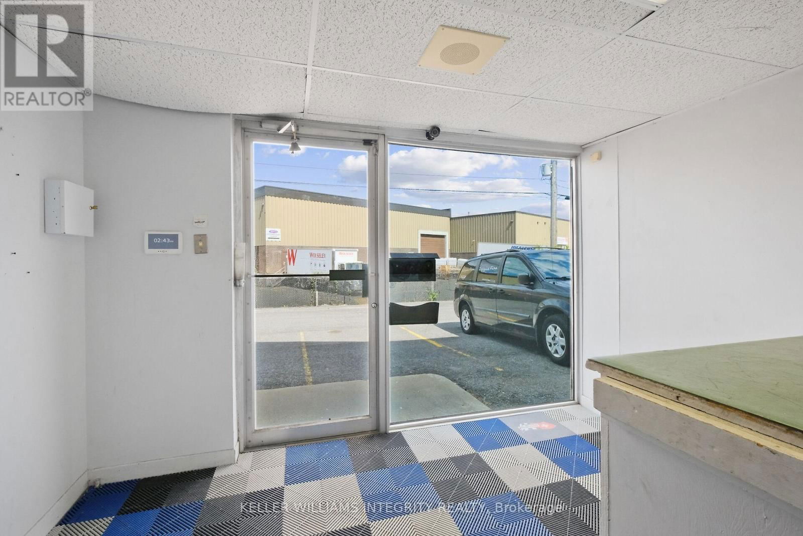 17 & 18 - 2485 LANCASTER ROAD Image 28
