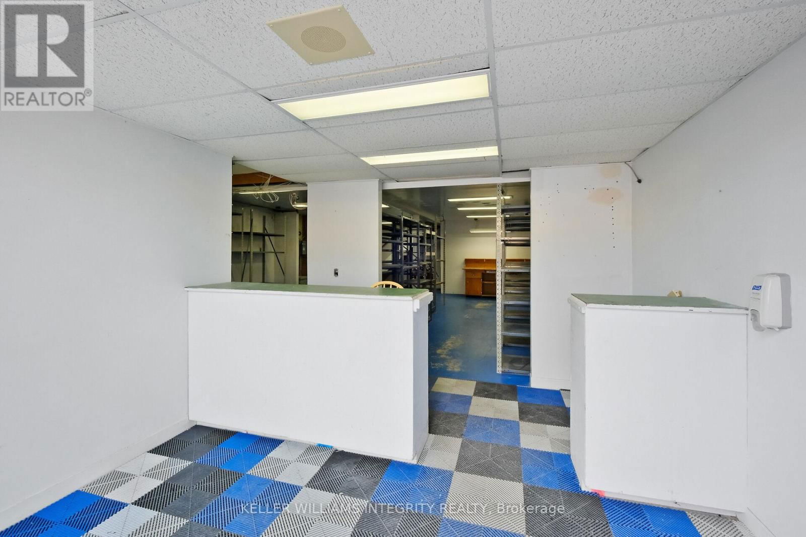 17 & 18 - 2485 LANCASTER ROAD Image 29