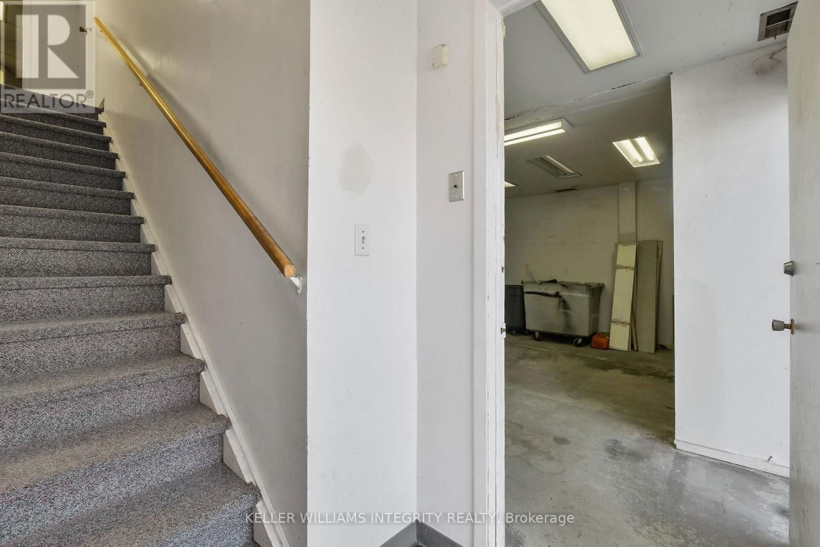 17 & 18 - 2485 LANCASTER ROAD Image 3
