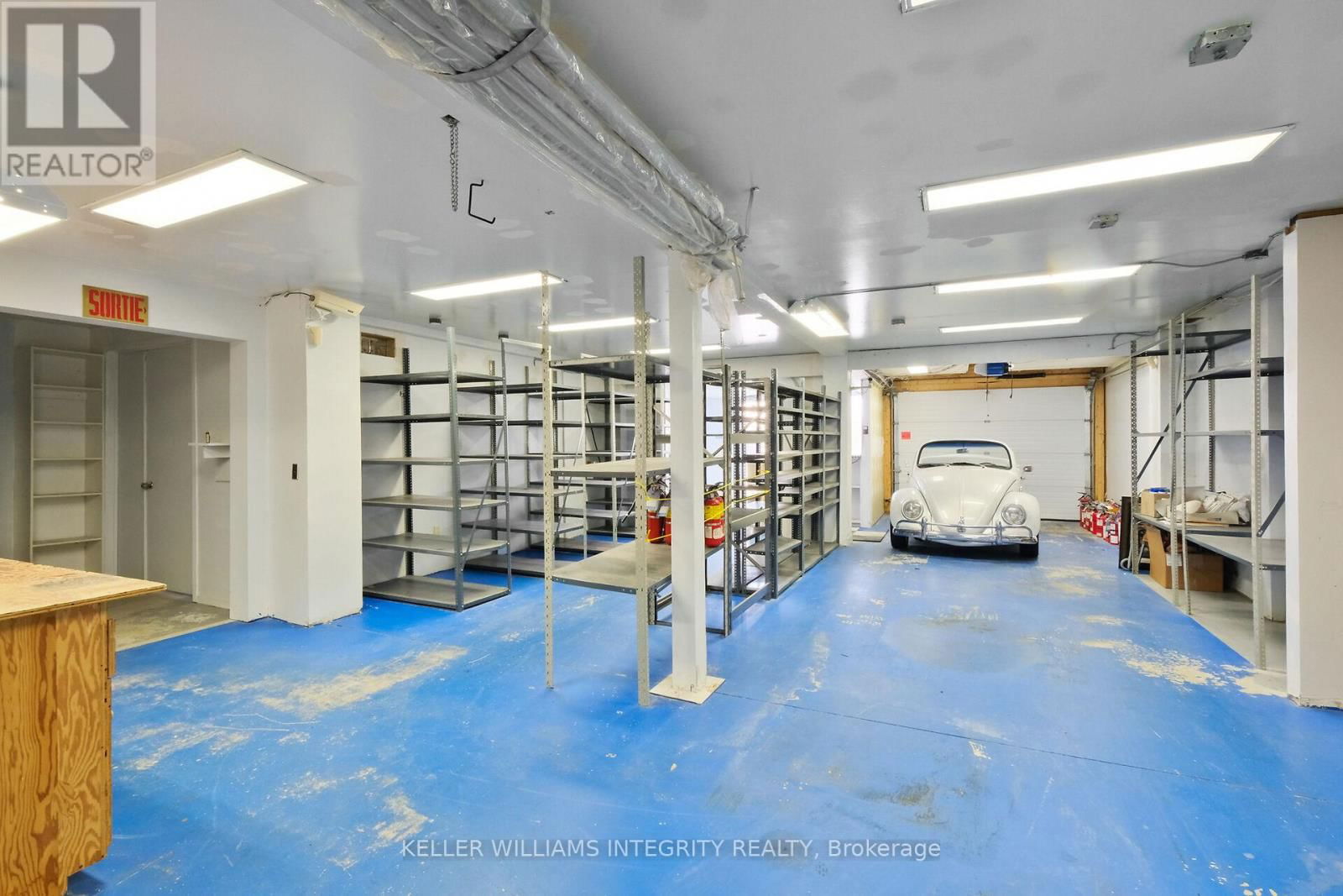 17 & 18 - 2485 LANCASTER ROAD Image 33