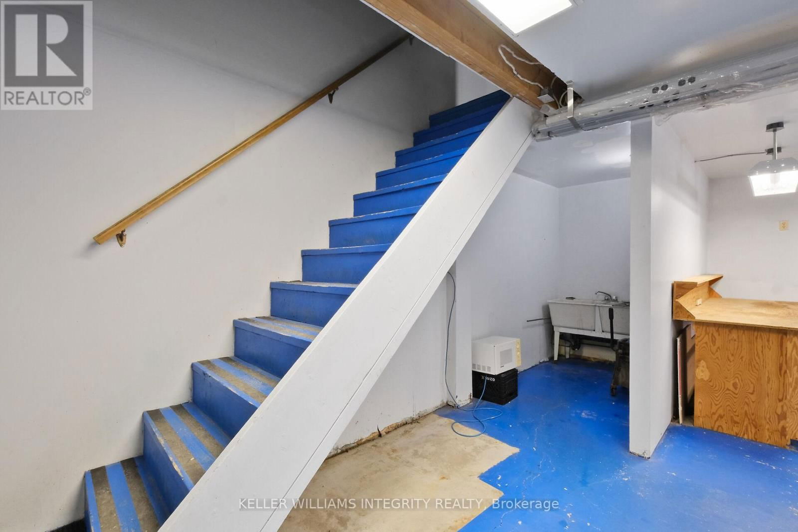 17 & 18 - 2485 LANCASTER ROAD Image 37