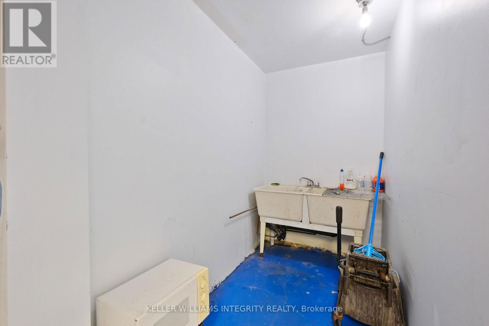 17 & 18 - 2485 LANCASTER ROAD Image 38