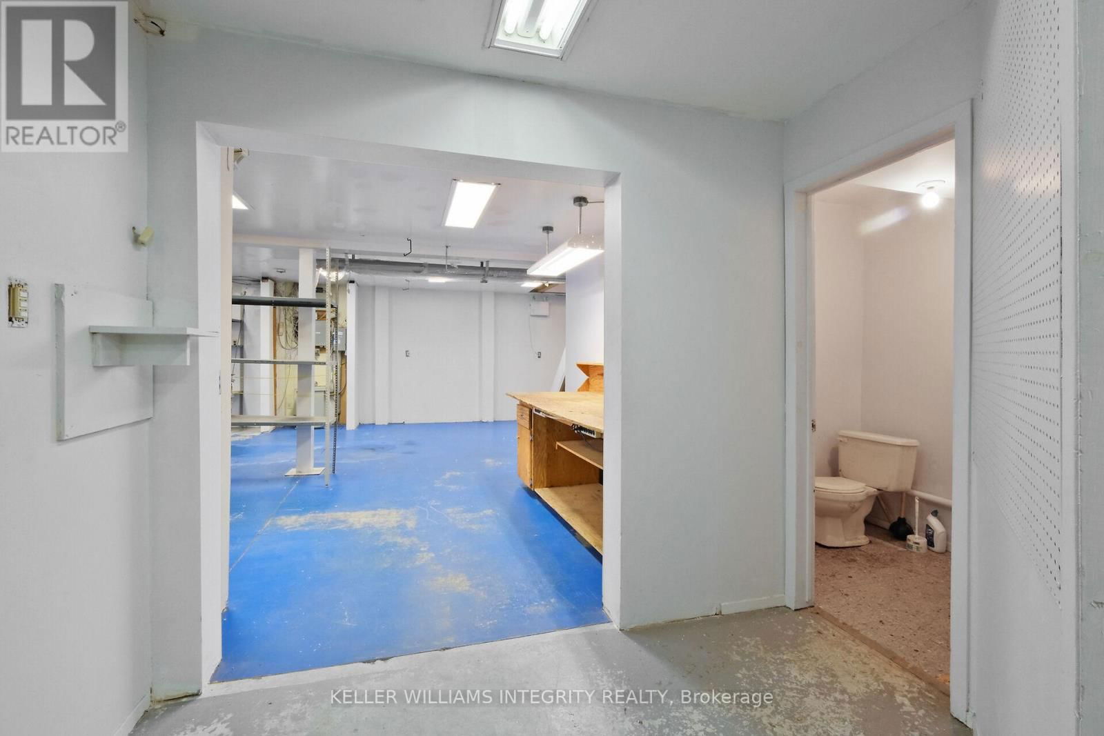 17 & 18 - 2485 LANCASTER ROAD Image 41