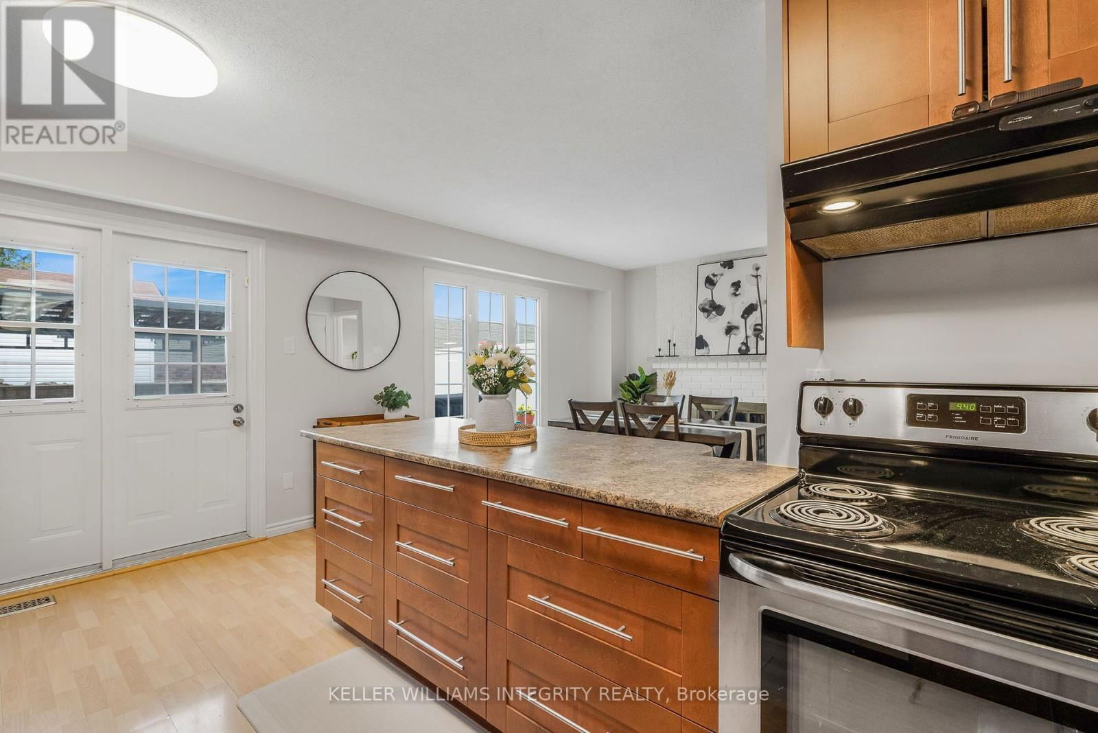 1751 STONEBOAT CRESCENT Image 14