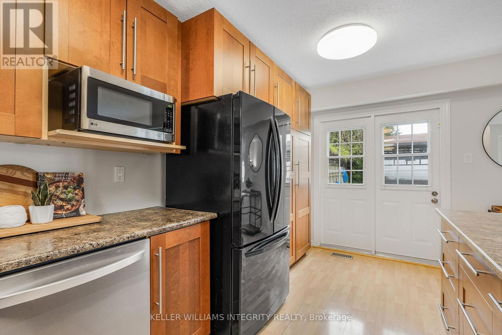 1751 STONEBOAT CRESCENT Image 15