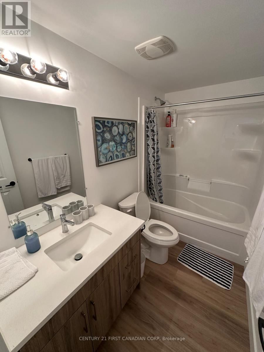Upper - 263 SANDERS STREET Image 11