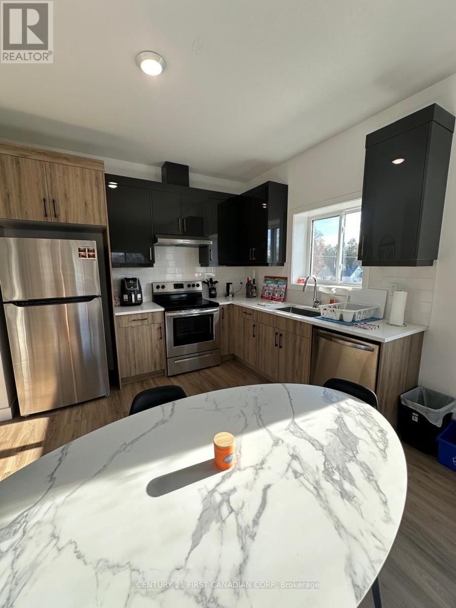 Upper - 263 SANDERS STREET Image 12