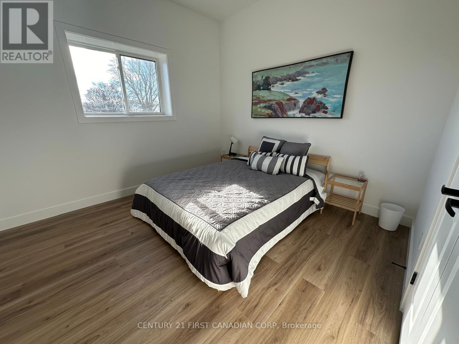 Upper - 263 SANDERS STREET Image 9