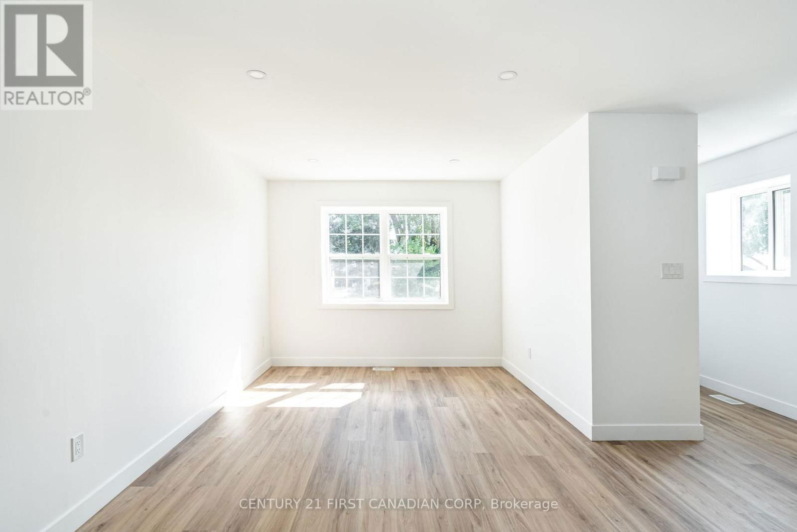 263 SANDERS STREET Image 12