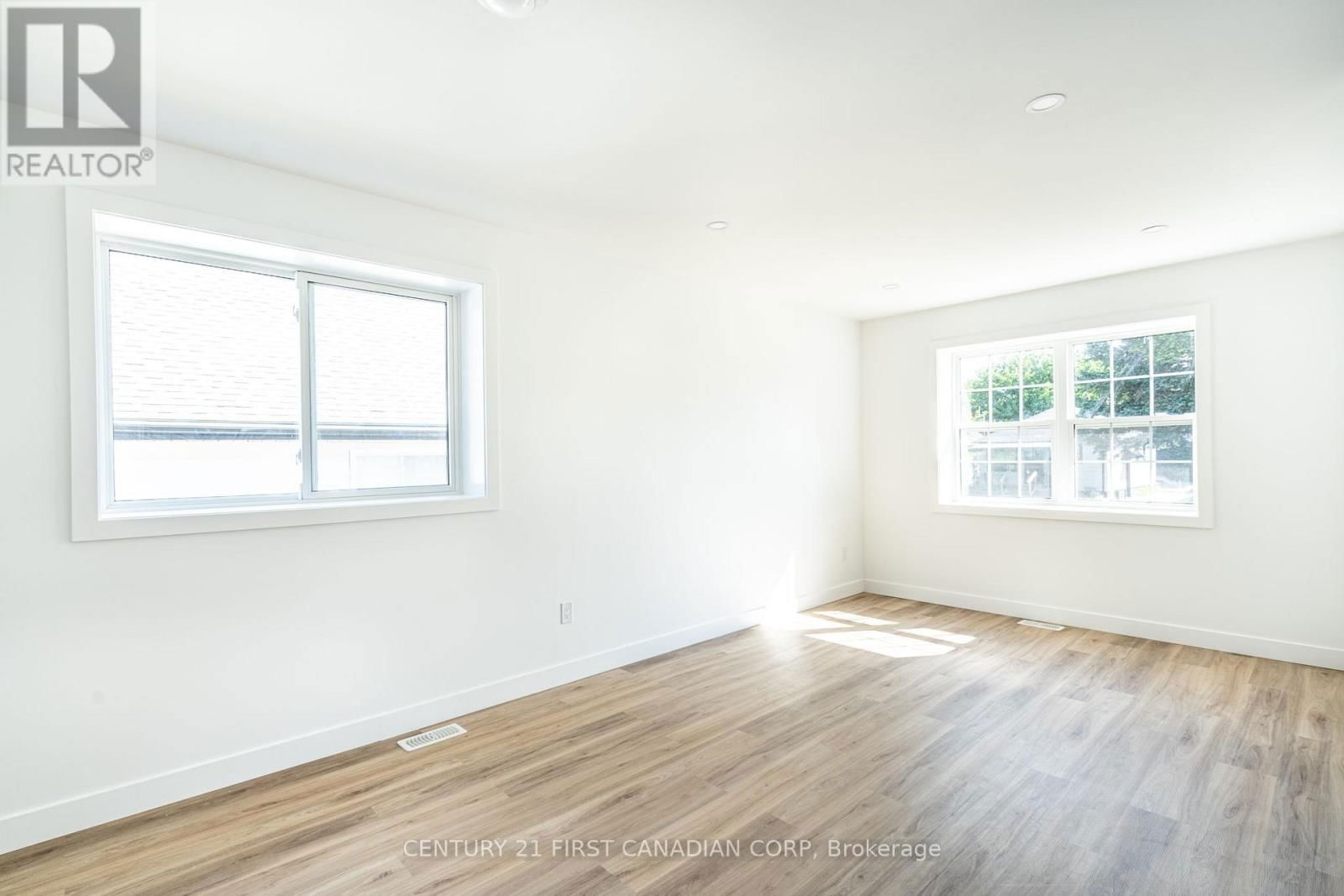 263 SANDERS STREET Image 13