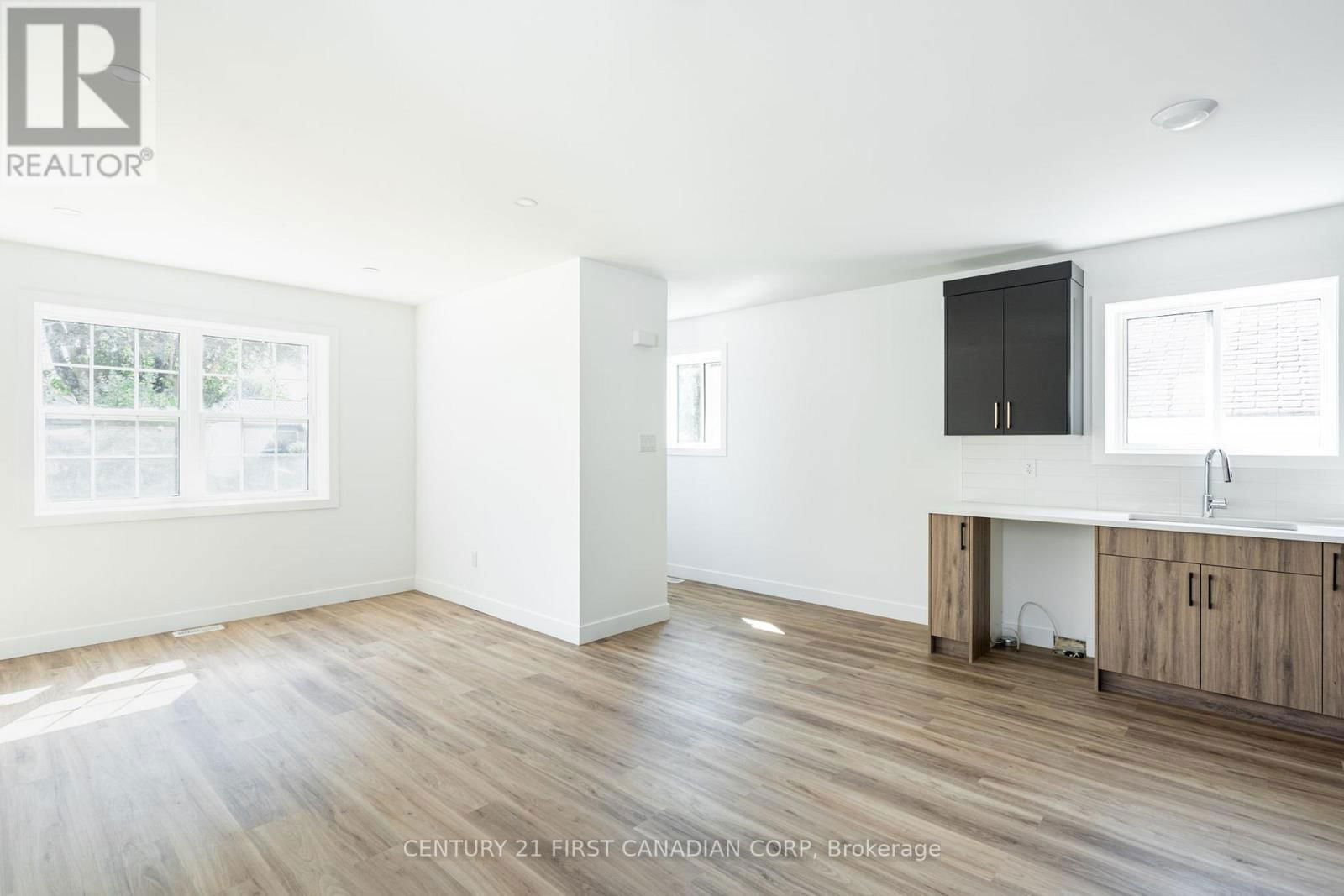 263 SANDERS STREET Image 14