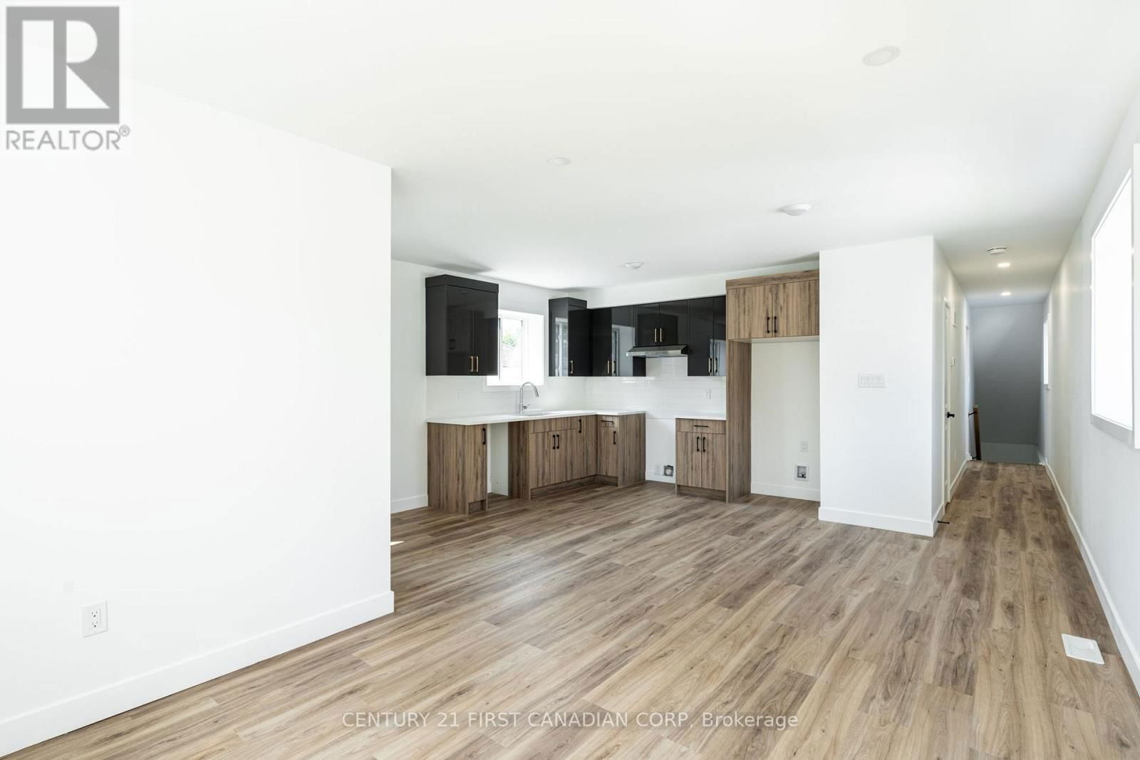263 SANDERS STREET Image 15