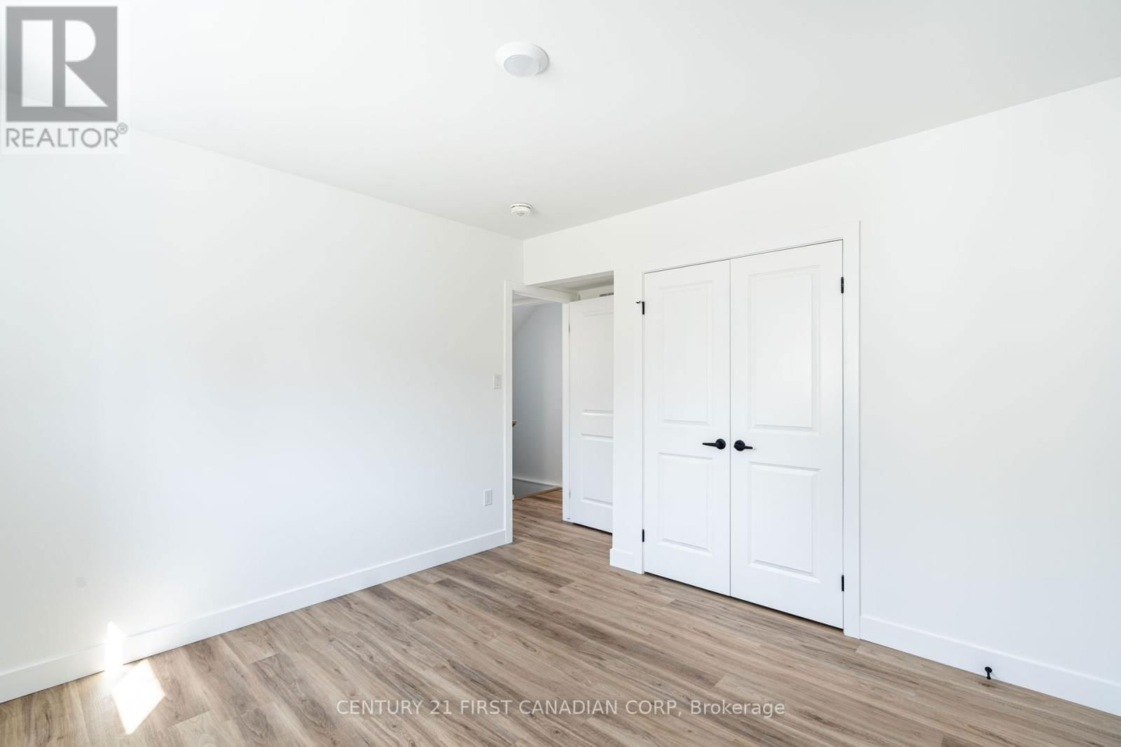 263 SANDERS STREET Image 17