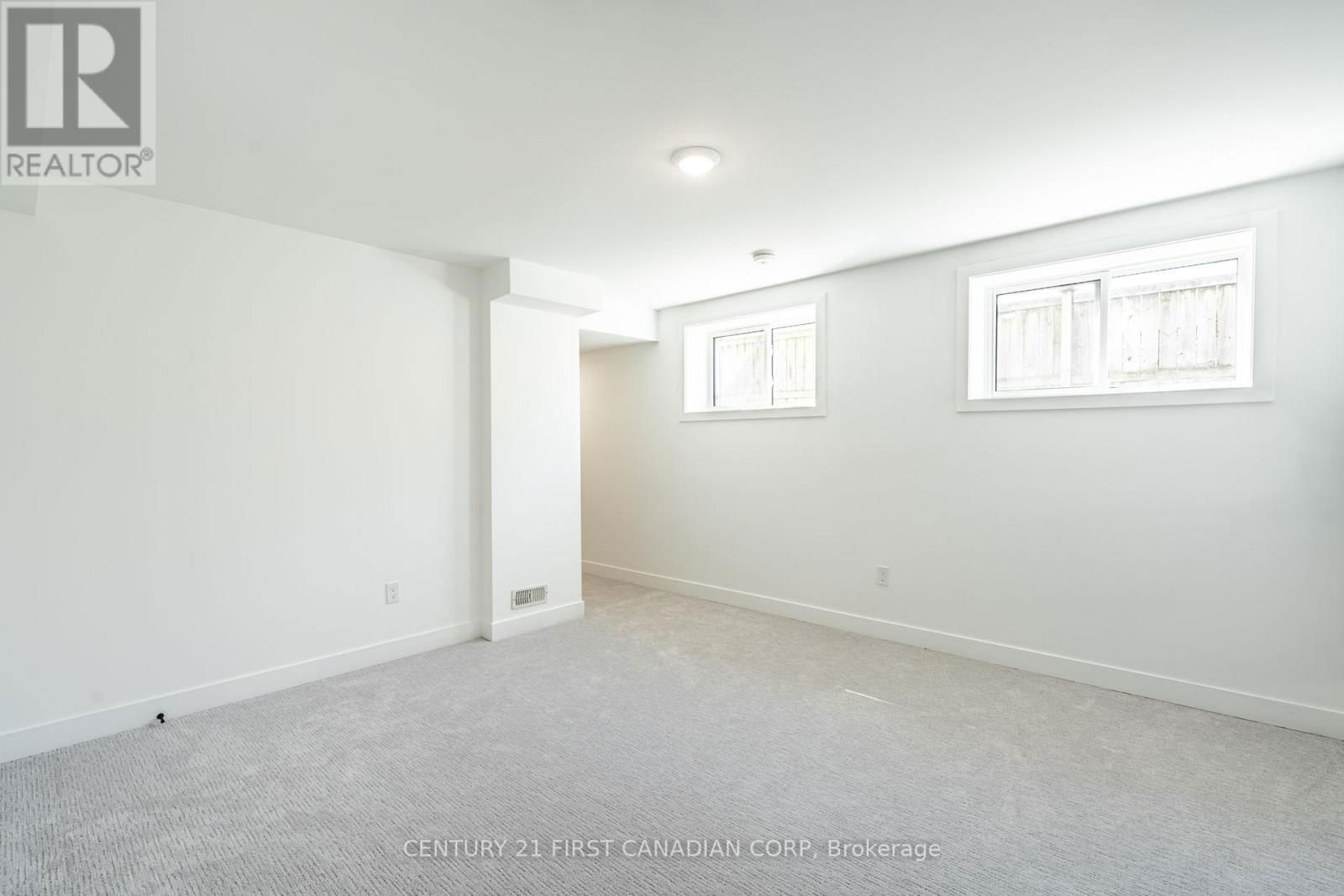 263 SANDERS STREET Image 21