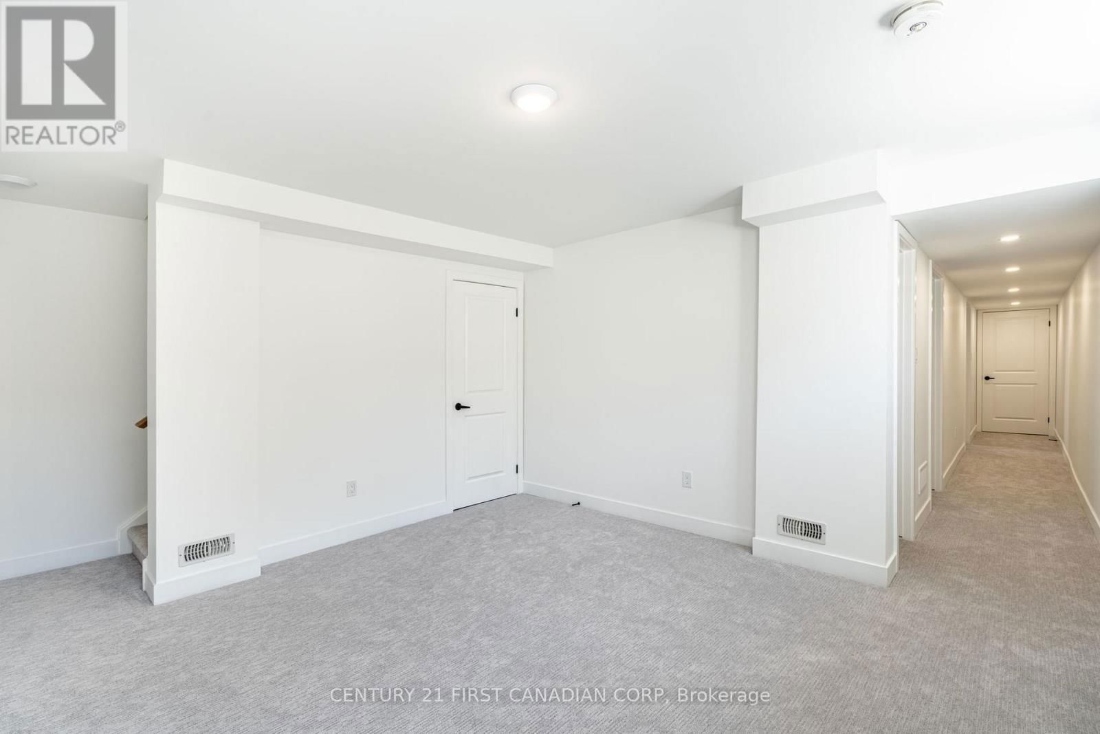 263 SANDERS STREET Image 22