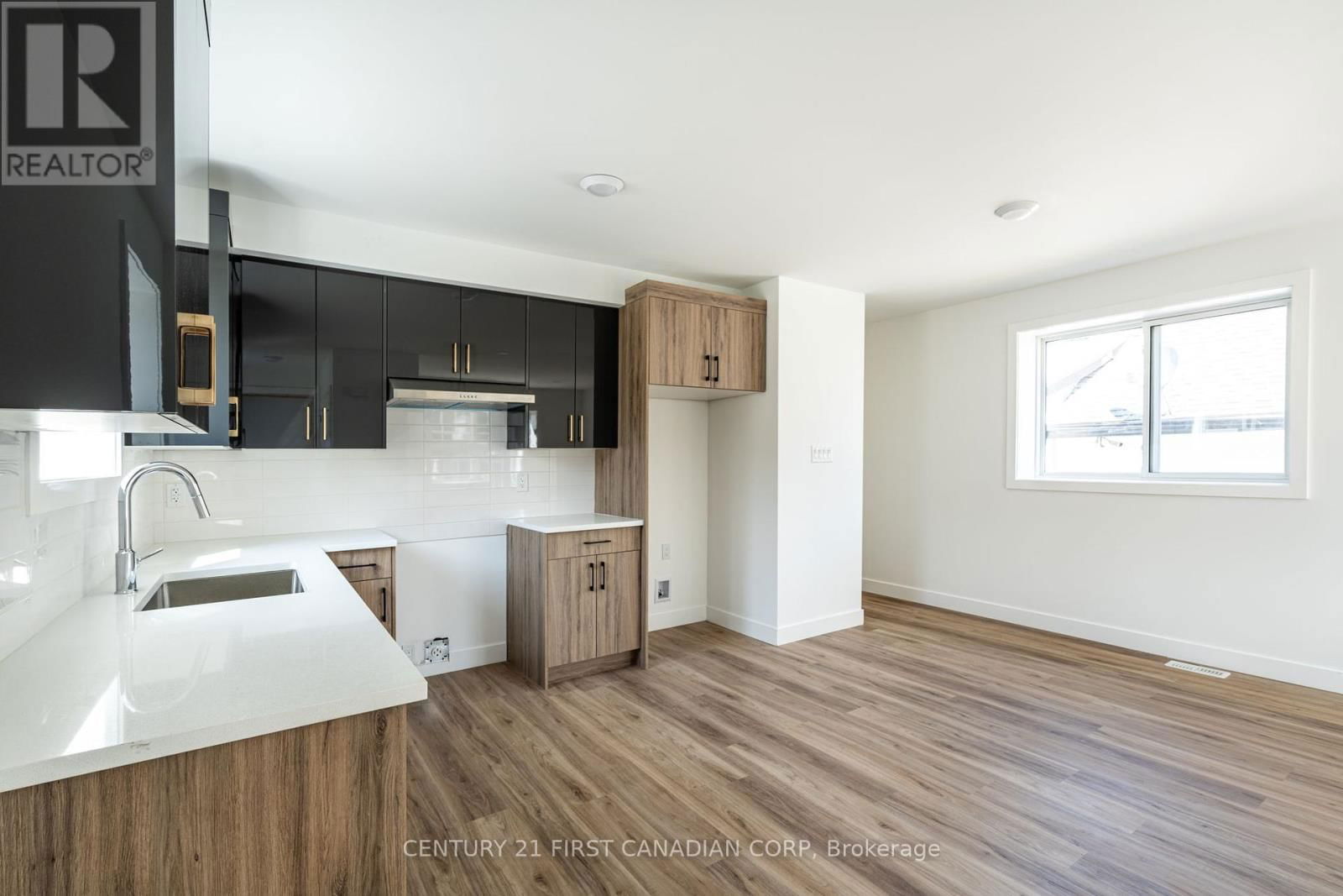 263 SANDERS STREET Image 8