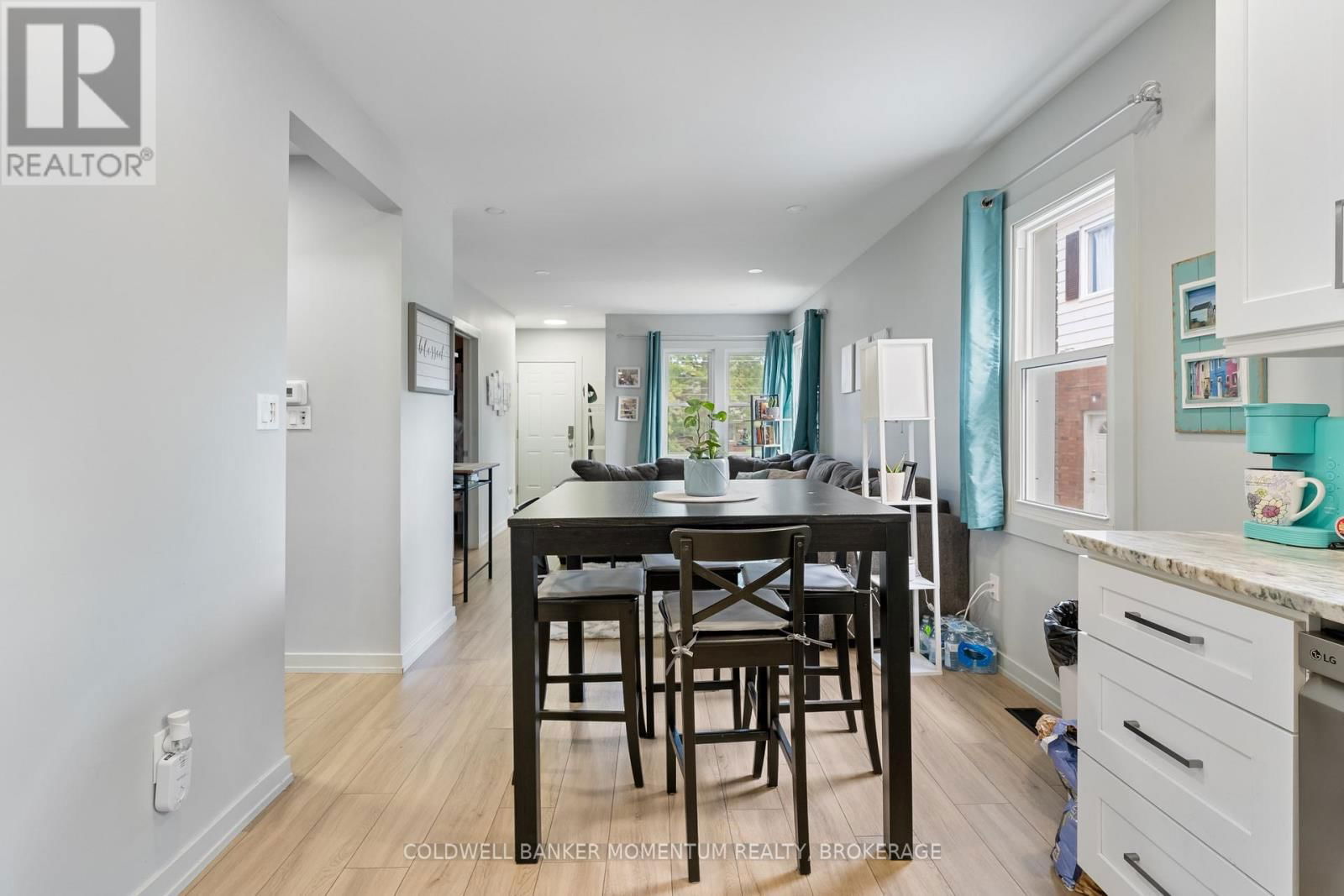 366 CARLTON STREET Image 17