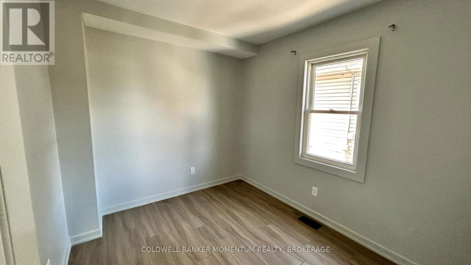 366 CARLTON STREET Image 8