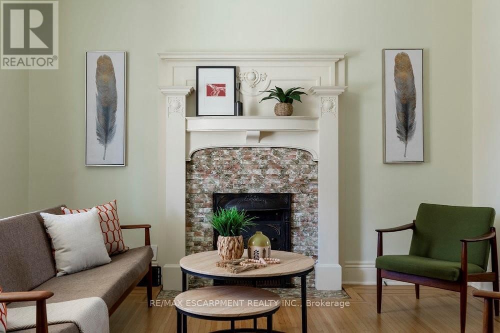 24 HYDE PARK AVENUE Image 10