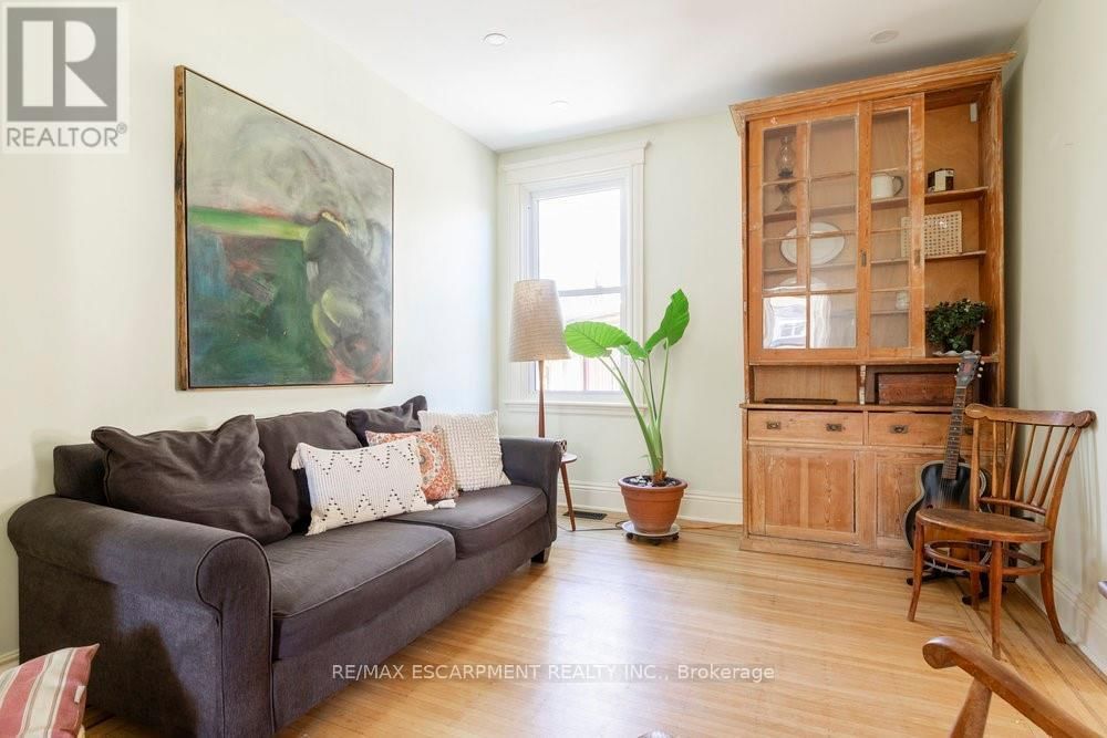 24 HYDE PARK AVENUE Image 15