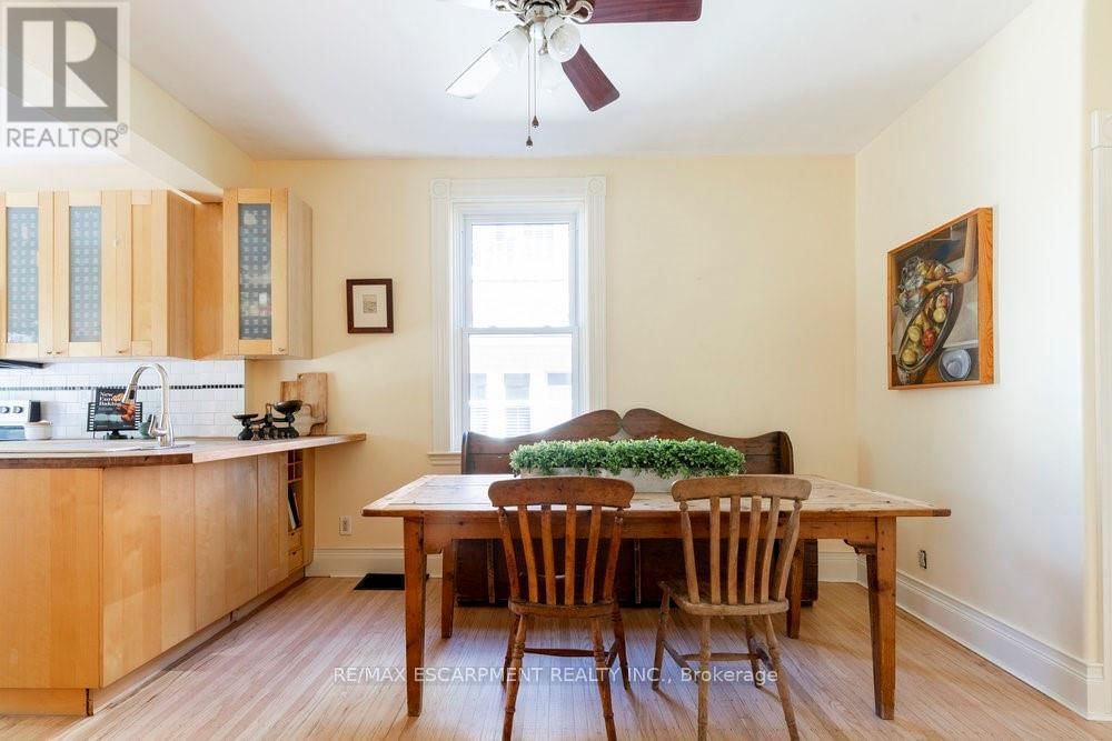 24 HYDE PARK AVENUE Image 17