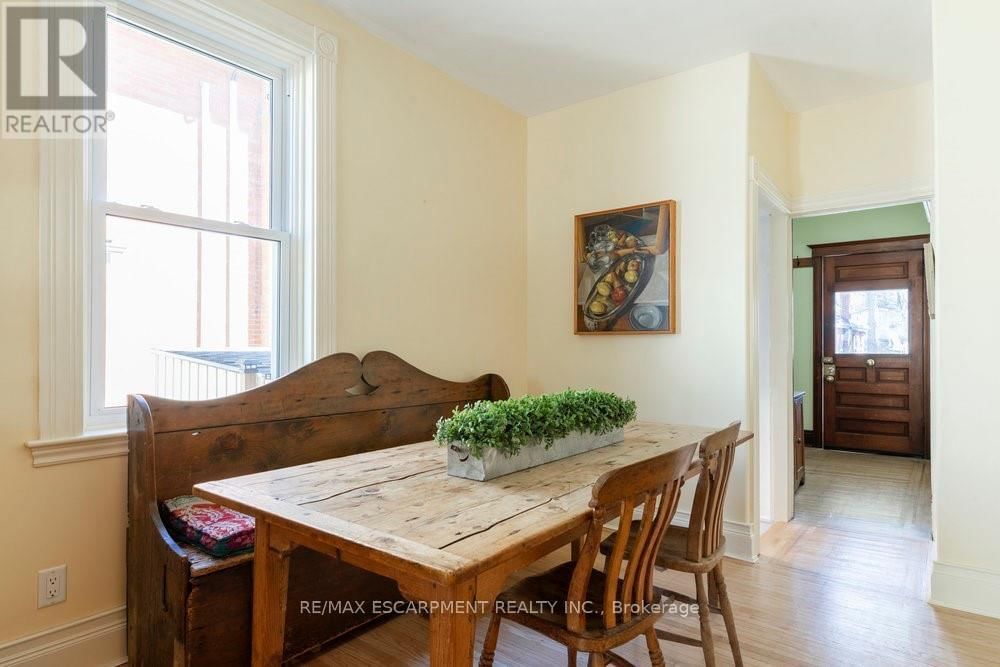 24 HYDE PARK AVENUE Image 19
