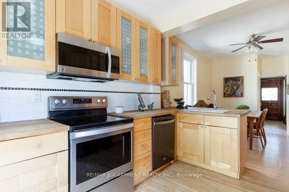 24 HYDE PARK AVENUE Image 21