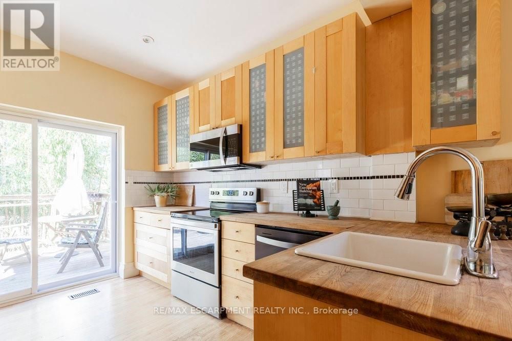 24 HYDE PARK AVENUE Image 22