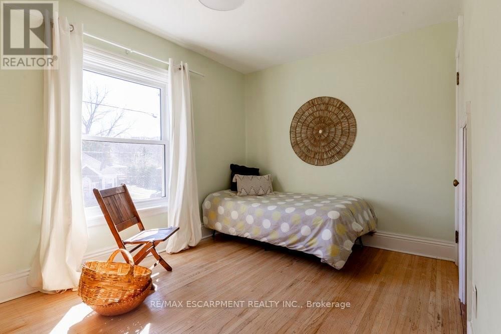 24 HYDE PARK AVENUE Image 25