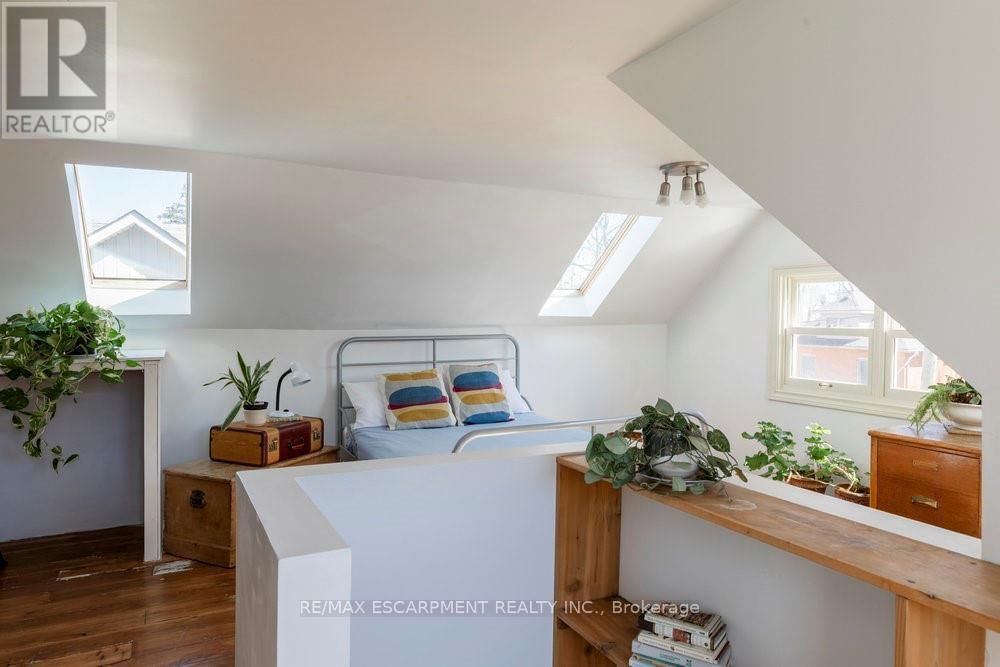 24 HYDE PARK AVENUE Image 33