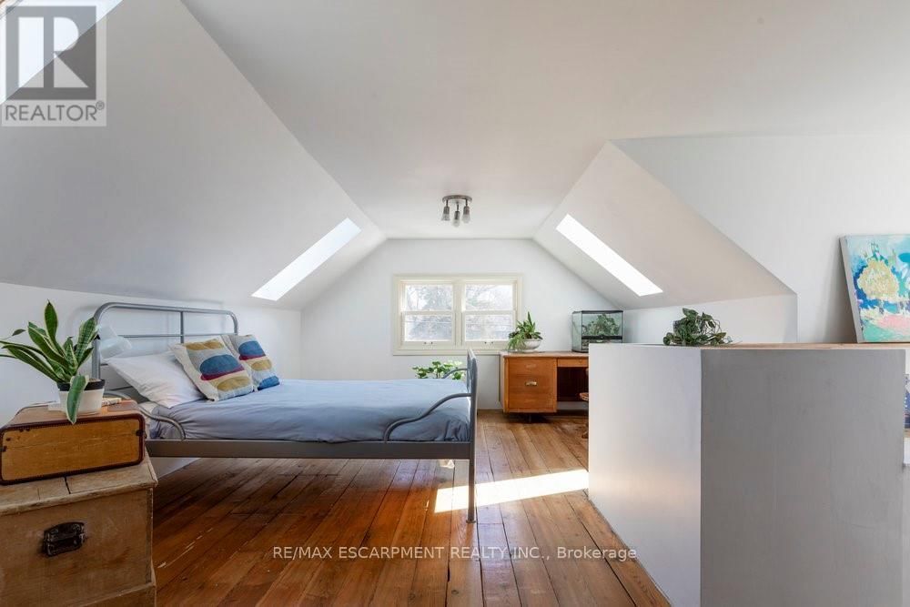 24 HYDE PARK AVENUE Image 36