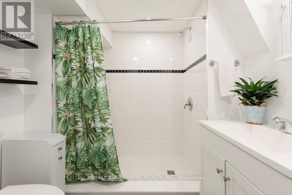 24 HYDE PARK AVENUE Image 41