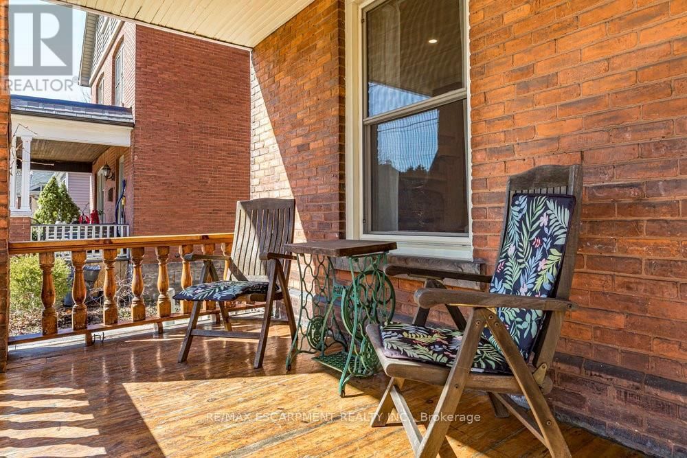 24 HYDE PARK AVENUE Image 6