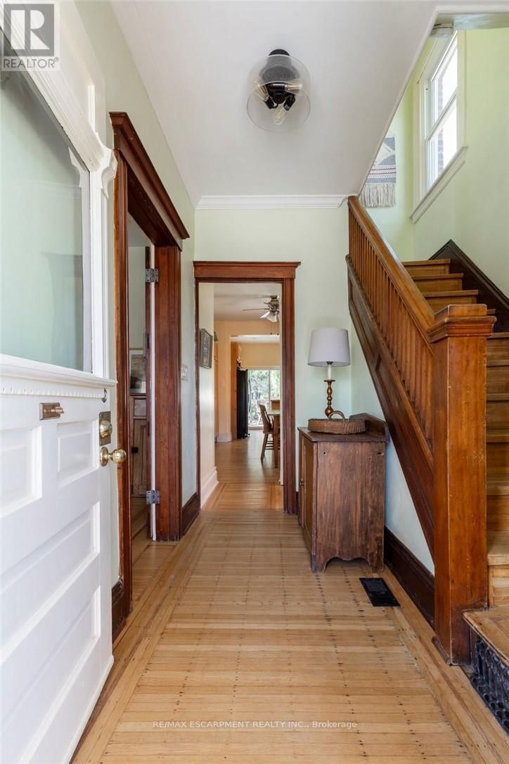 24 HYDE PARK AVENUE Image 7
