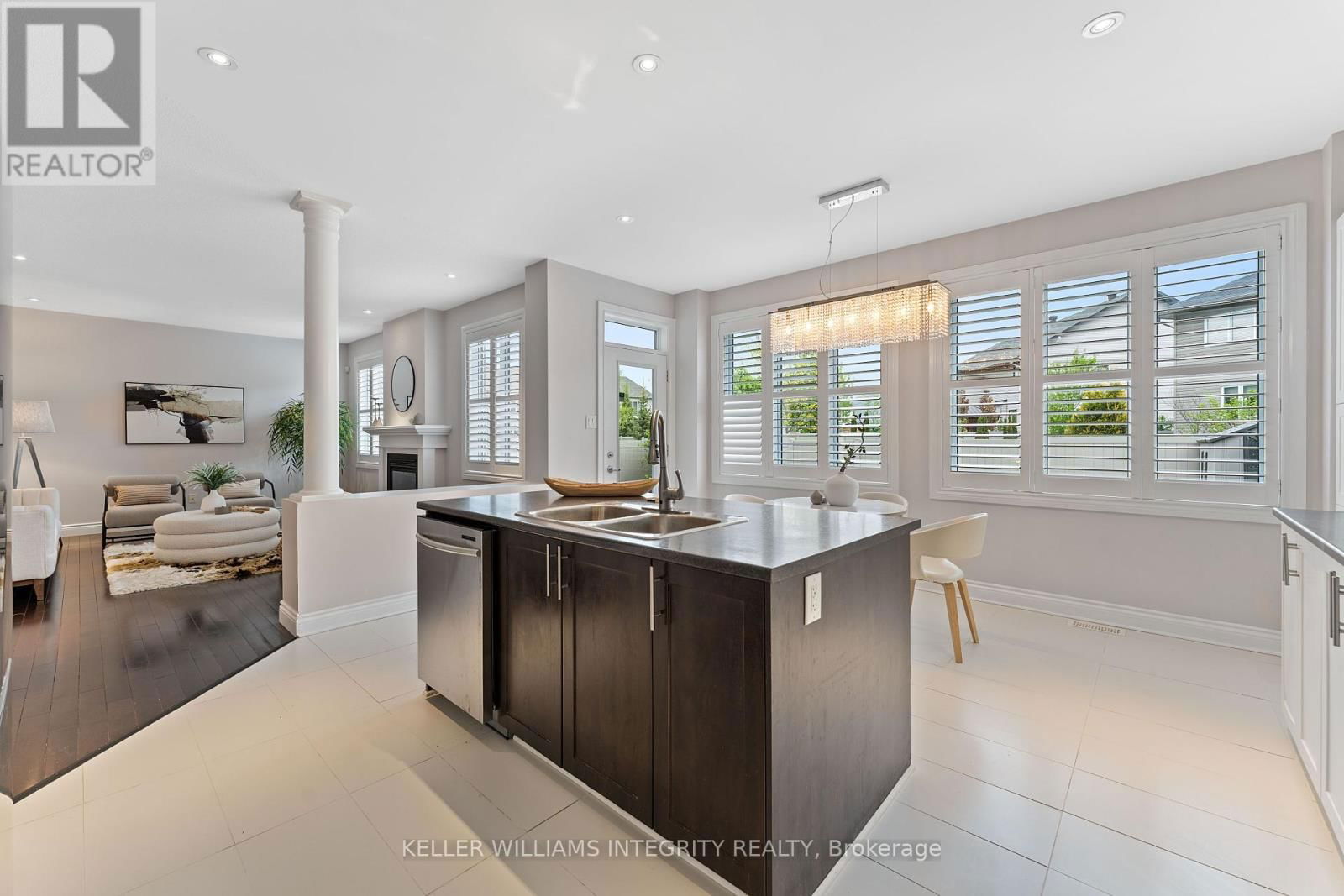 357 LANGRELL CRESCENT Image 14