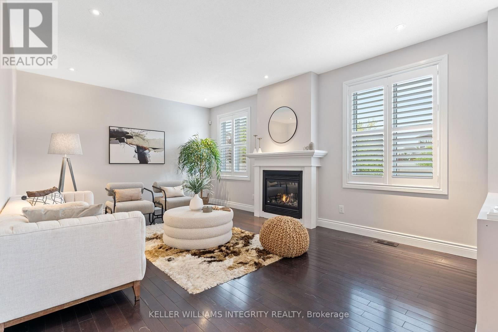 357 LANGRELL CRESCENT Image 21