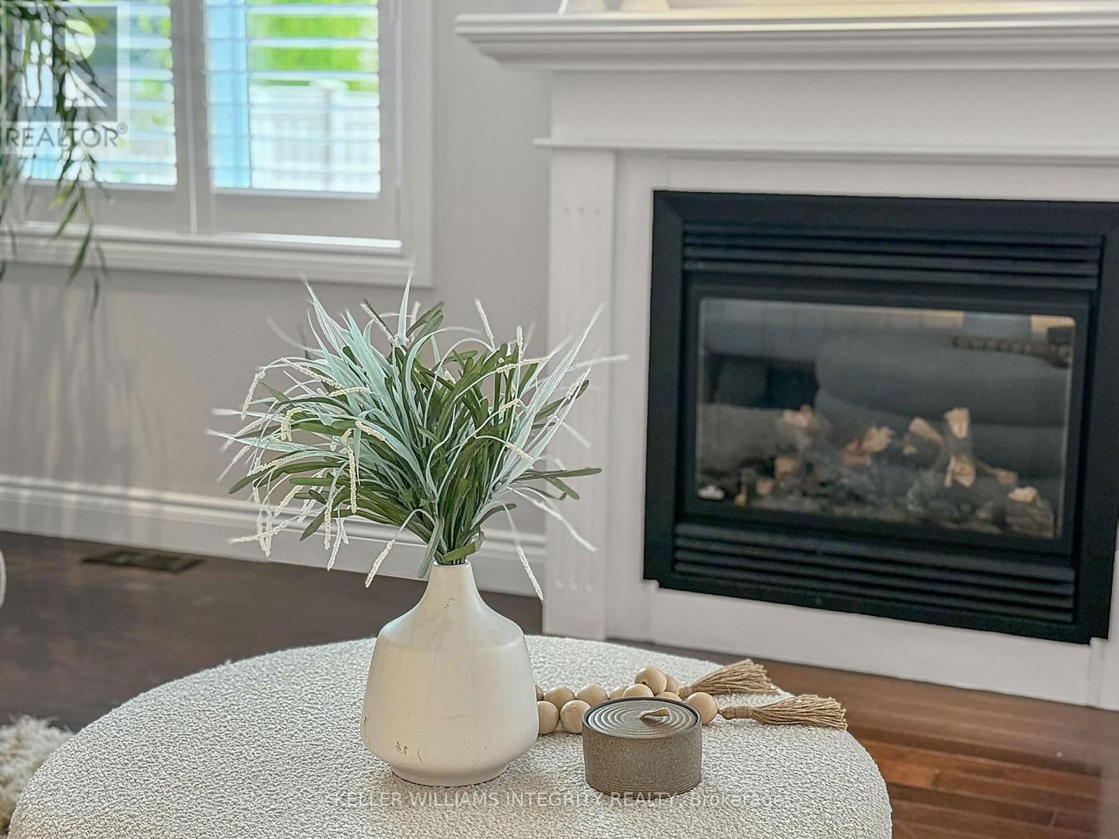 357 LANGRELL CRESCENT Image 22