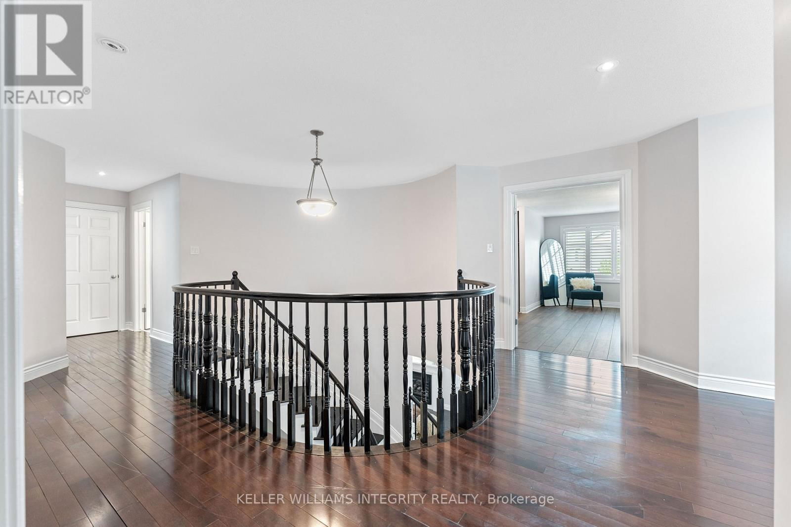 357 LANGRELL CRESCENT Image 25