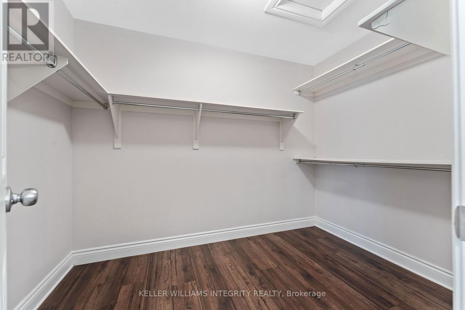 357 LANGRELL CRESCENT Image 31