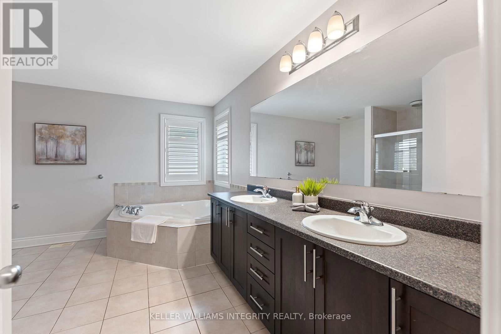 357 LANGRELL CRESCENT Image 32
